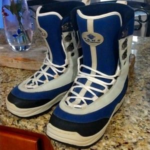 Vans size 11 snowboarding boots